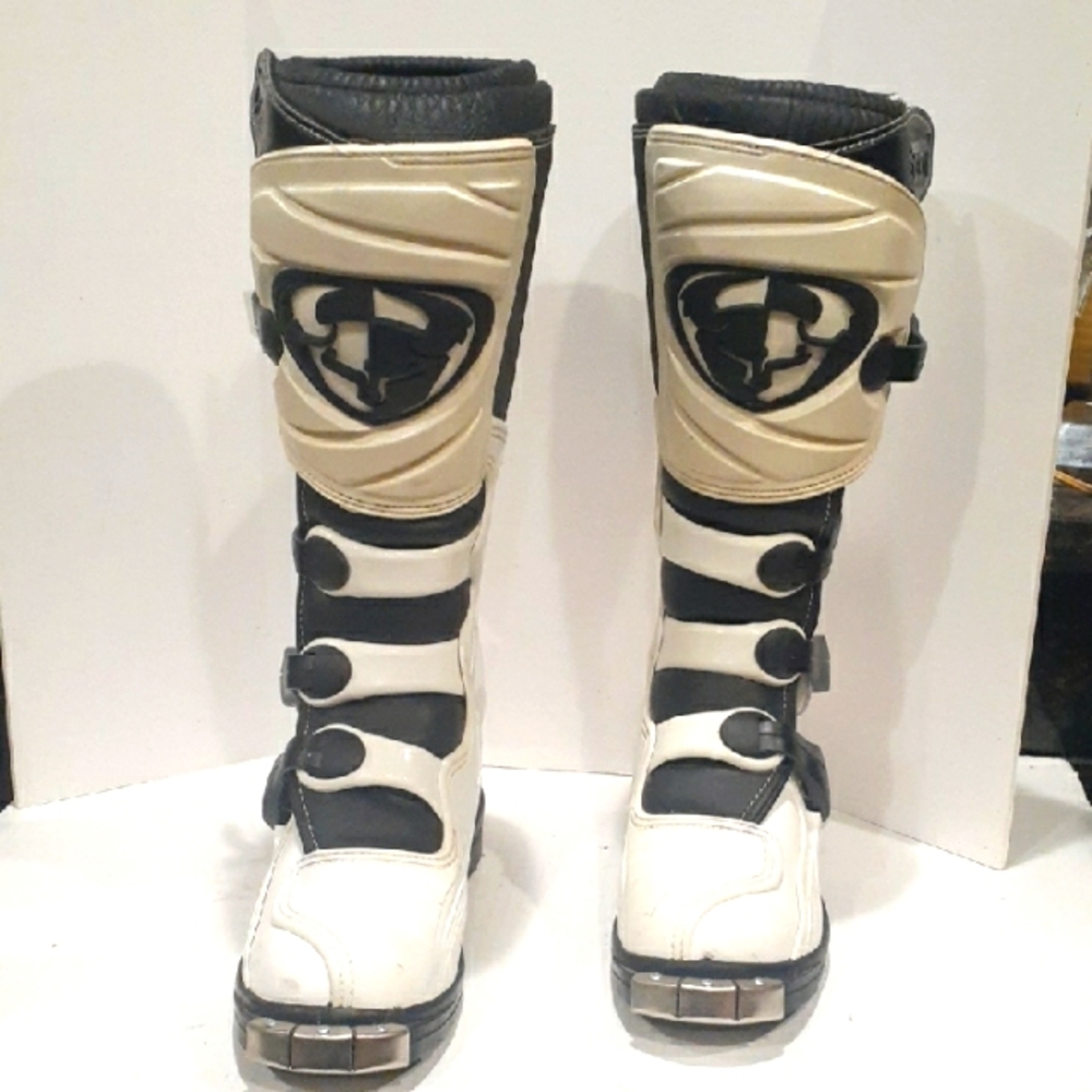 THOR T30 Women's Black and White Motocross Boots Sz 6